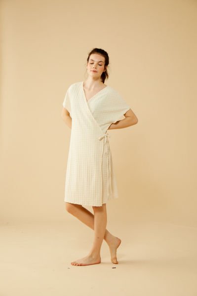 Kenarları Dantel Detaylı Jakarlı Plaj Kıyafeti